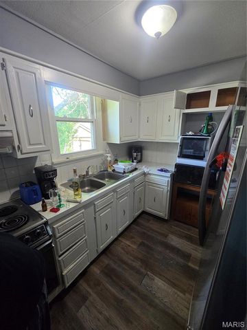 735 E Adams Street, Belleville, IL 62220