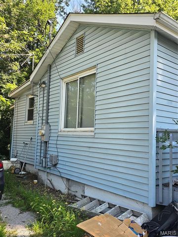 735 E Adams Street, Belleville, IL 62220