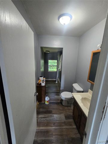 735 E Adams Street, Belleville, IL 62220