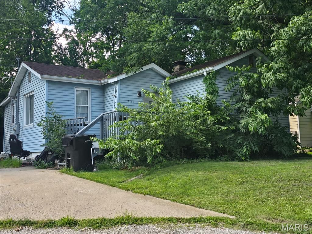 735 E Adams Street, Belleville, IL 62220