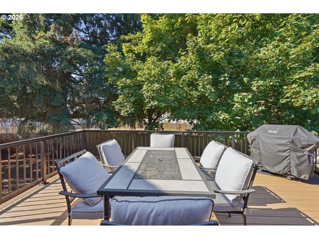 3910 Ne BURTONWOOD Ct, Vancouver, WA 98682