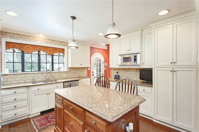 155 Hampshire Road, Akron, OH 44313