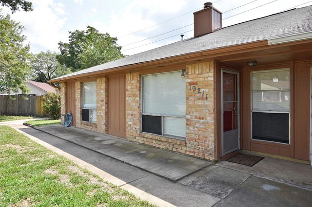 19211 Lazy Valley Drive, Katy, TX 77449