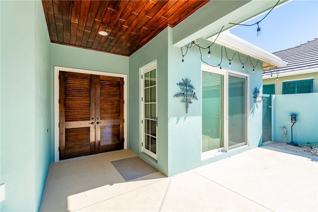 9205 Spring Time Drive, Vero Beach, FL 32963