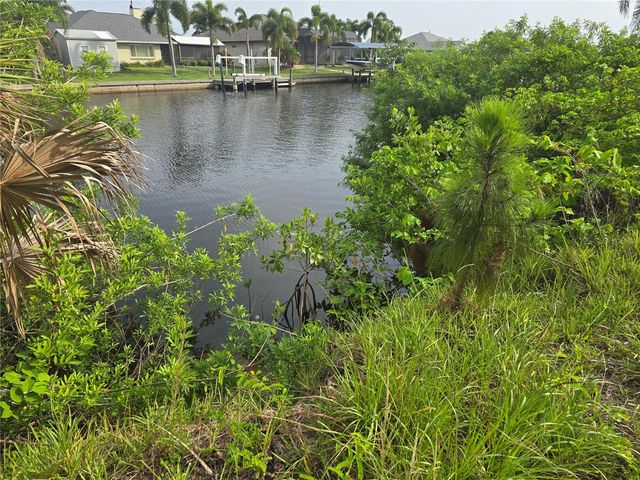 2539 DIXON TERRACE, Port Charlotte, FL 33981