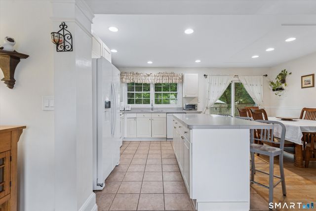 781 Tunxis Hill Road, Fairfield, CT 06824