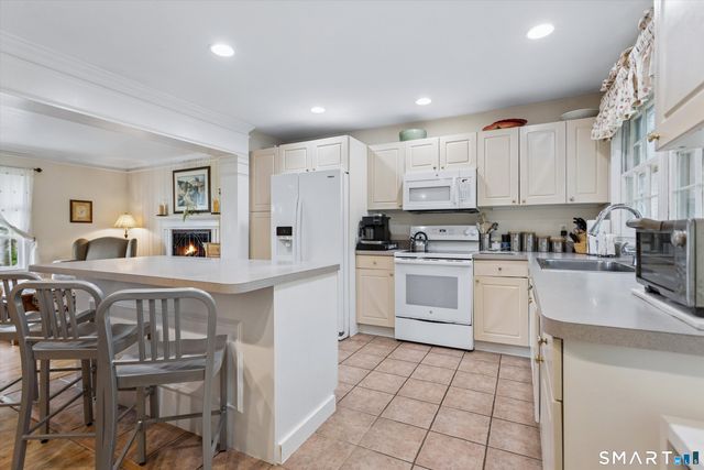 781 Tunxis Hill Road, Fairfield, CT 06824