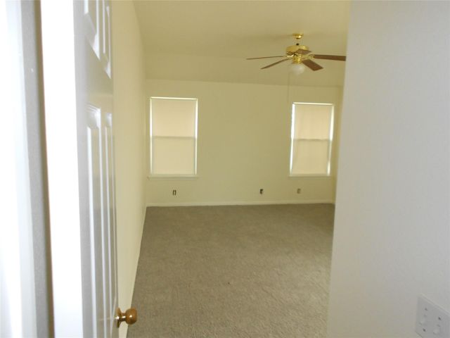 701 Los Robles RD, Leander, TX 78641