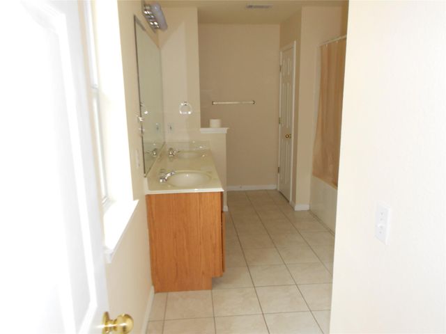 701 Los Robles RD, Leander, TX 78641