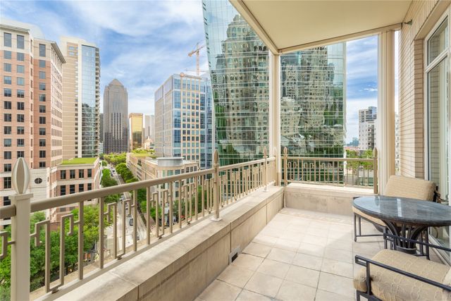 2525 N PEARL Street 903, Dallas, TX 75201