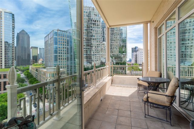 2525 N PEARL Street 903, Dallas, TX 75201