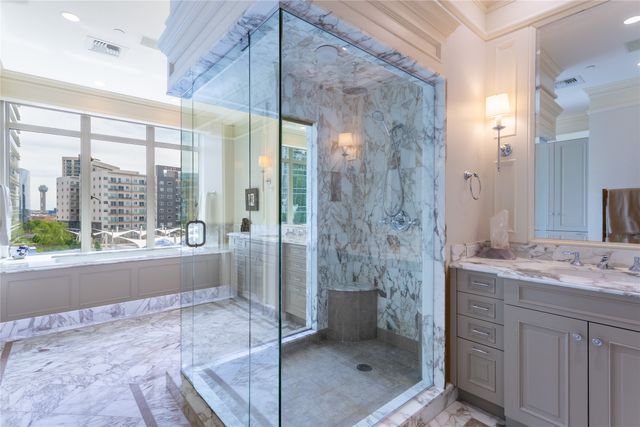 2525 N PEARL Street 903, Dallas, TX 75201