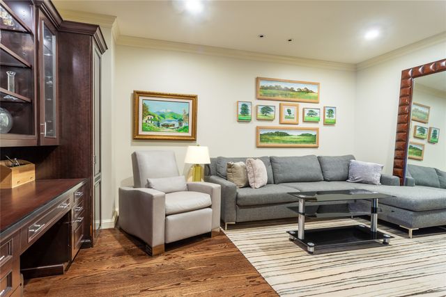 2525 N PEARL Street 903, Dallas, TX 75201