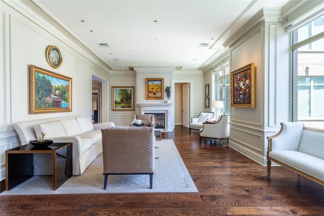 2525 N PEARL Street 903, Dallas, TX 75201