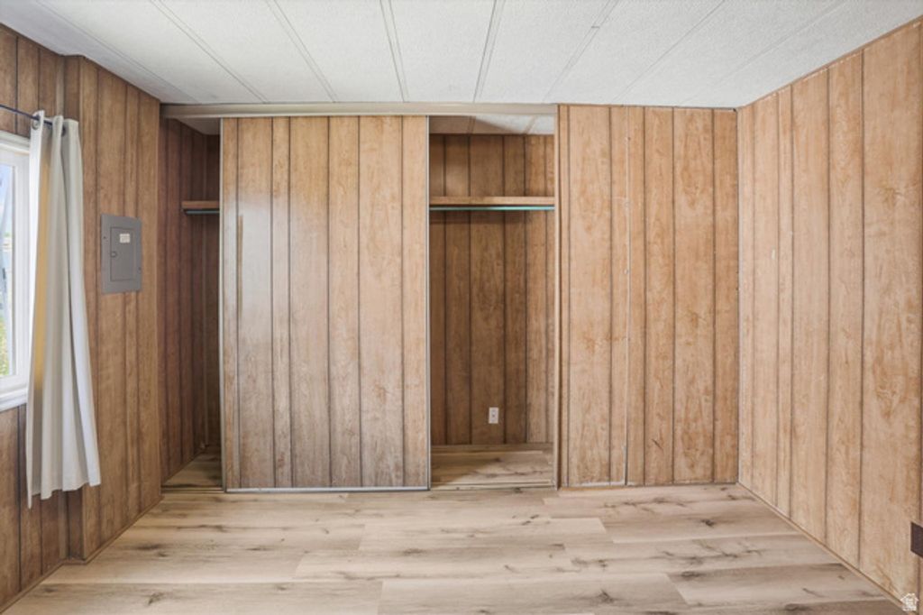 Image 16 of property listing at 3860 MIDLAND DR #A-60, Roy, UT 84067