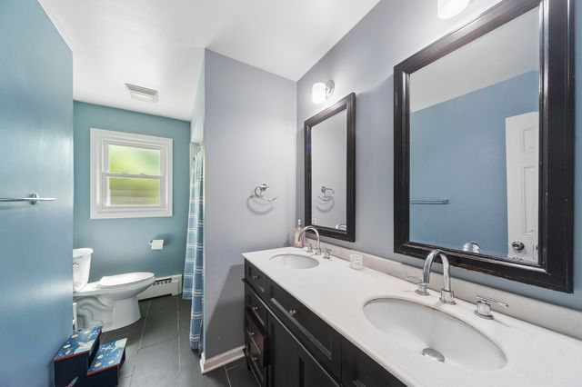 1663 Longvalley Drive, Northbrook, IL 60062