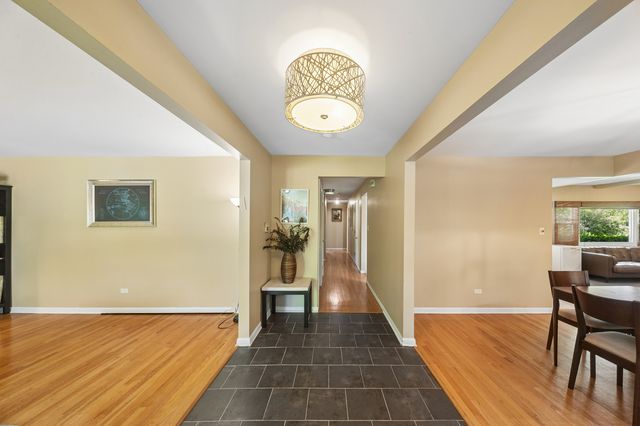 1663 Longvalley Drive, Northbrook, IL 60062