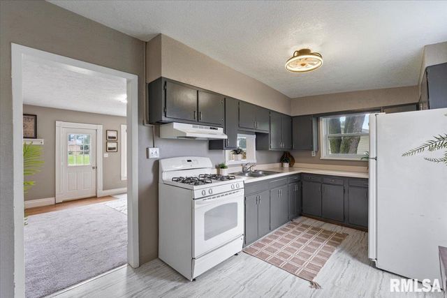 301 N 1ST Street, Long Grove, IA 52756