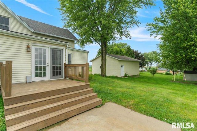 301 N 1ST Street, Long Grove, IA 52756