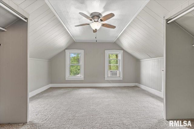 301 N 1ST Street, Long Grove, IA 52756