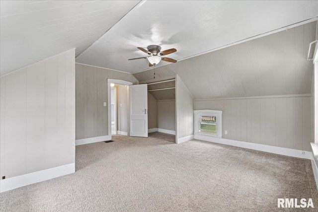 301 N 1ST Street, Long Grove, IA 52756