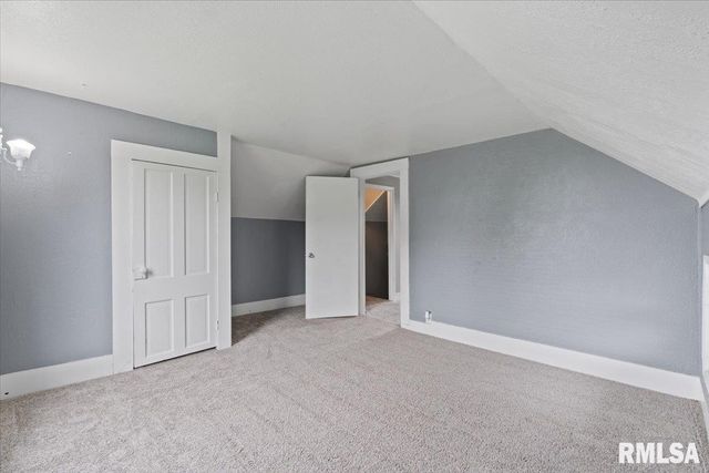 301 N 1ST Street, Long Grove, IA 52756