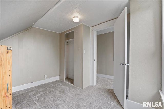 301 N 1ST Street, Long Grove, IA 52756