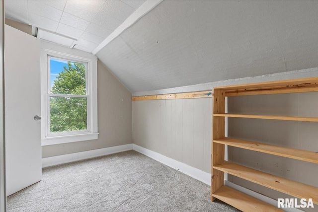 301 N 1ST Street, Long Grove, IA 52756