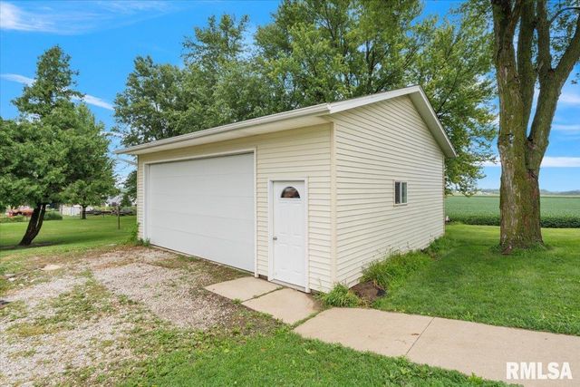 301 N 1ST Street, Long Grove, IA 52756