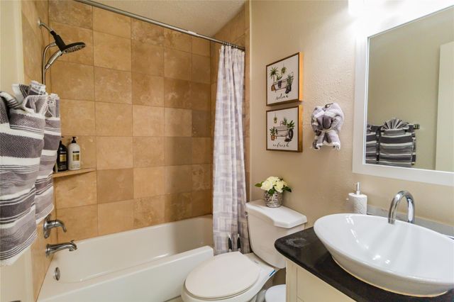 2922 Shadow Trail Drive, Houston, TX 77082