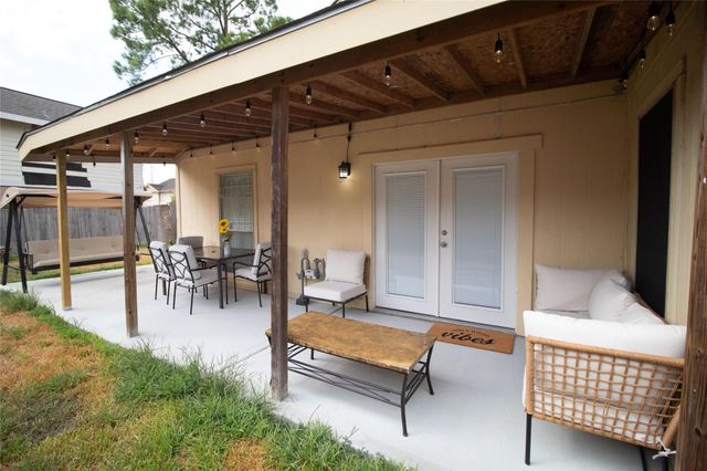 2922 Shadow Trail Drive, Houston, TX 77082