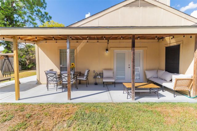2922 Shadow Trail Drive, Houston, TX 77082