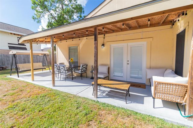 2922 Shadow Trail Drive, Houston, TX 77082