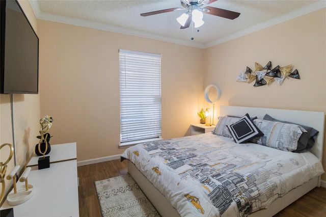 2922 Shadow Trail Drive, Houston, TX 77082