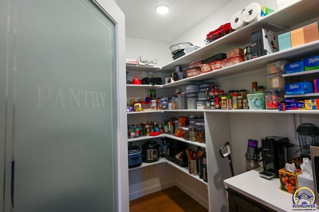 4319 SE Stone Ledge DR, Topeka, KS 66609