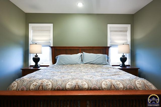 4319 SE Stone Ledge DR, Topeka, KS 66609