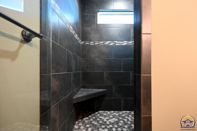 4319 SE Stone Ledge DR, Topeka, KS 66609