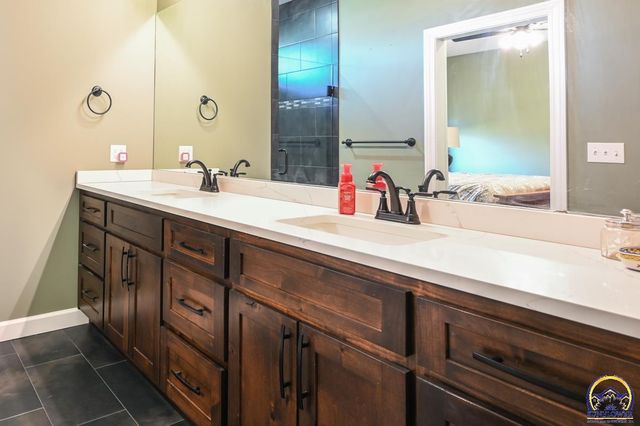 4319 SE Stone Ledge DR, Topeka, KS 66609