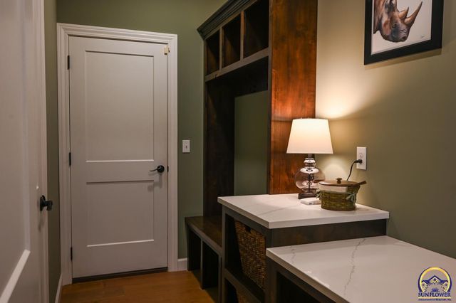 4319 SE Stone Ledge DR, Topeka, KS 66609