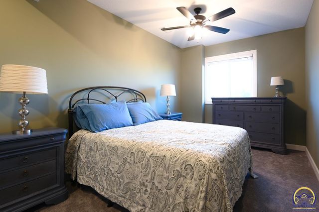 4319 SE Stone Ledge DR, Topeka, KS 66609