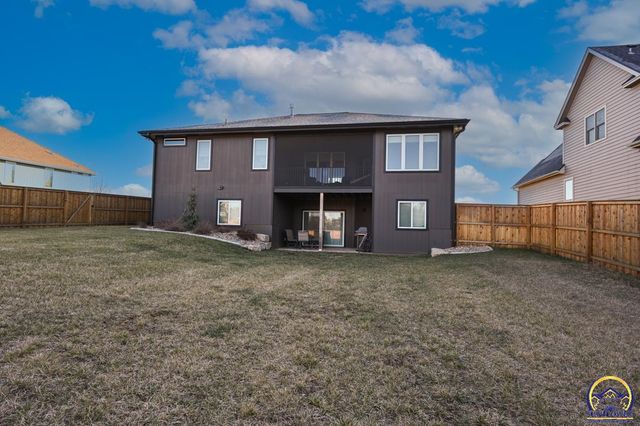 4319 SE Stone Ledge DR, Topeka, KS 66609