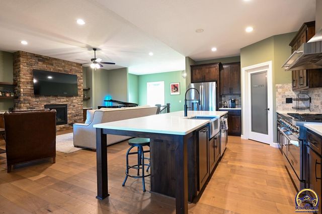 4319 SE Stone Ledge DR, Topeka, KS 66609