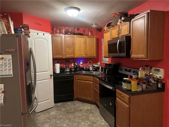 2010 Blue Rock Court, Greensboro, NC 27405