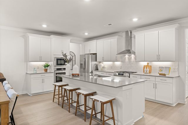 2451 Williams Ridge Dr, Columbia, TN 38401