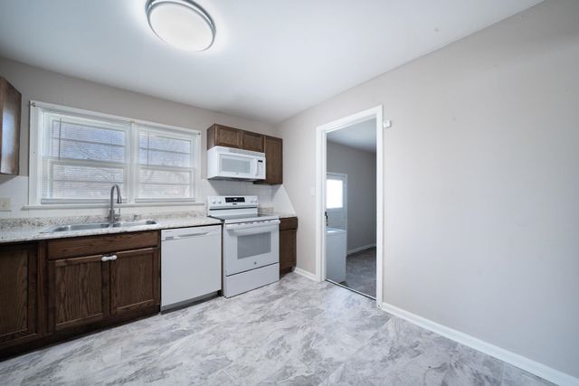 2743 S Greenwood St, Wichita, KS 67216