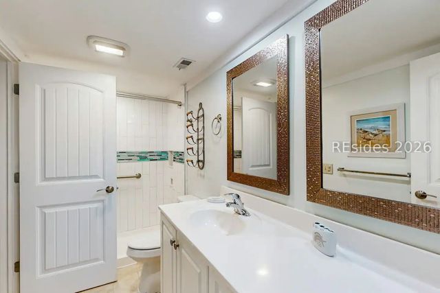 15 Deallyon Ave Apt 19, Hilton Head Island, SC 29928