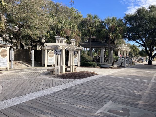 15 Deallyon Ave Apt 19, Hilton Head Island, SC 29928