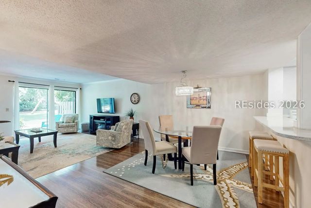 15 Deallyon Ave Apt 19, Hilton Head Island, SC 29928