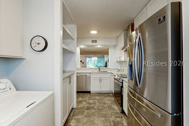 15 Deallyon Ave Apt 19, Hilton Head Island, SC 29928