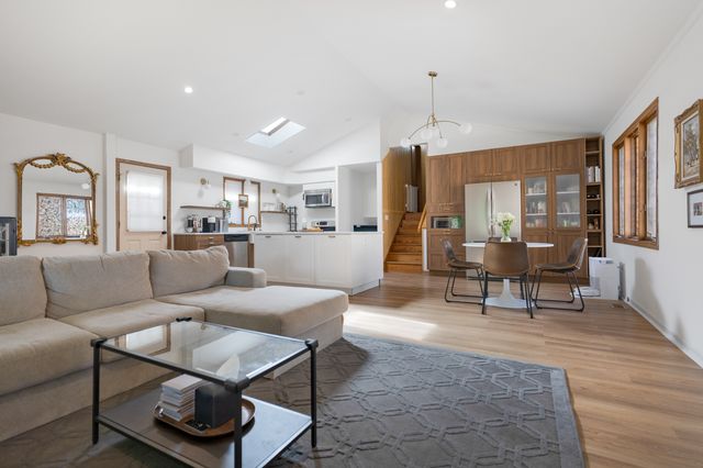 4828 N Newcastle Avenue, Chicago, IL 60656